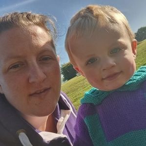 Meet your Posher, Charis